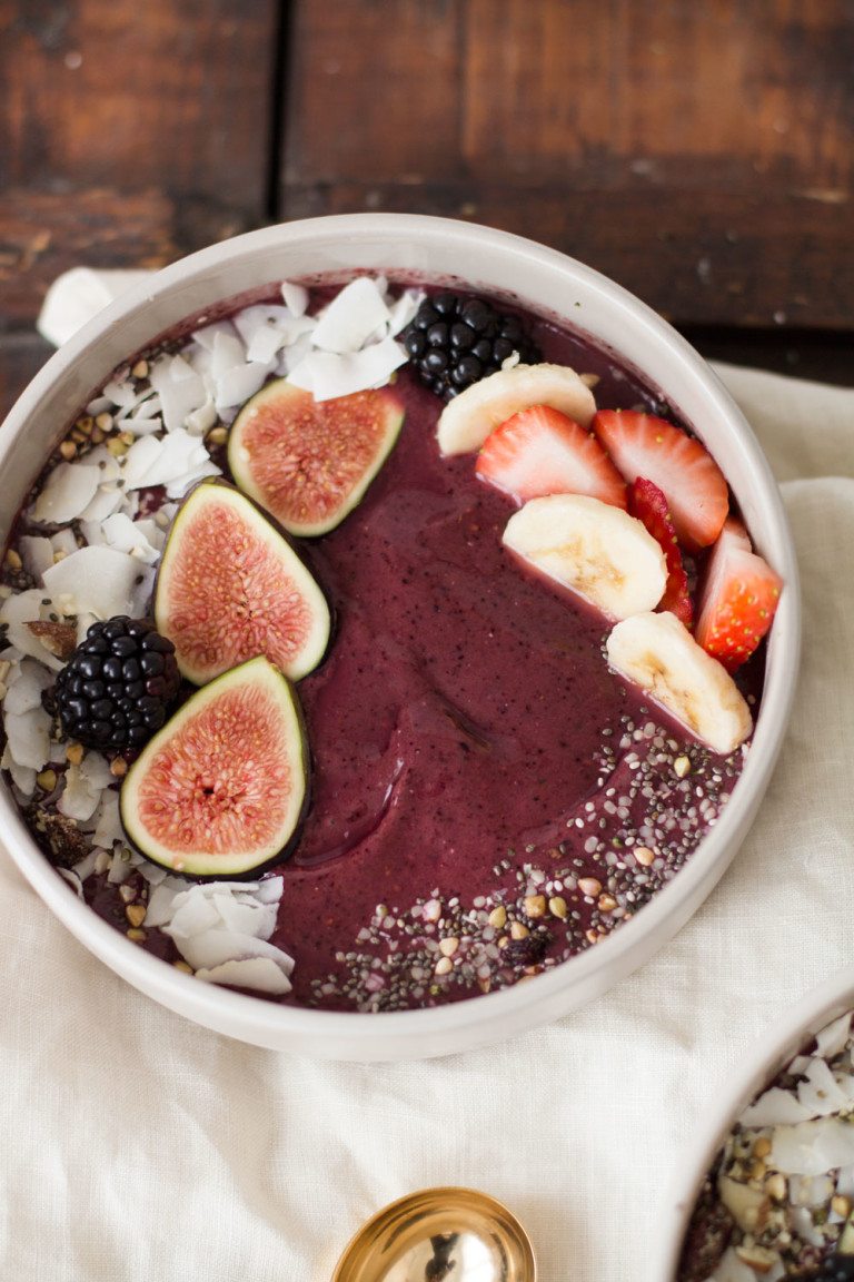 The Best Smoothie Bowl | The Blondielocks | Life + Style