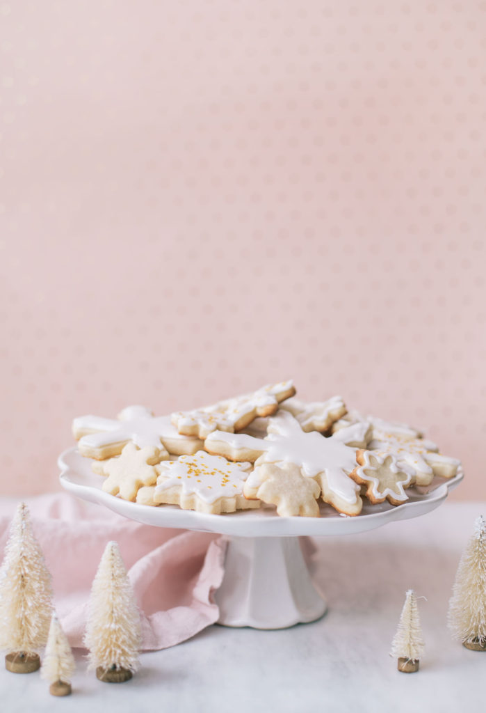 The Easiest Snowflake Sugar Cookies | The Blondielocks | Life + Style