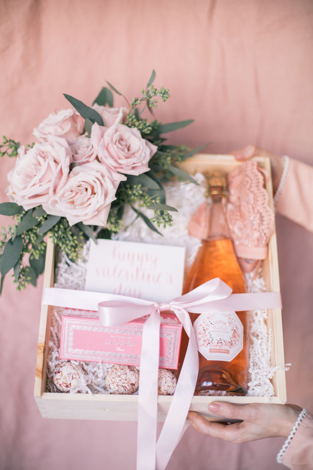 The Prettiest DIY Valentine's Day Gift Box | The Blondielocks | Life ...