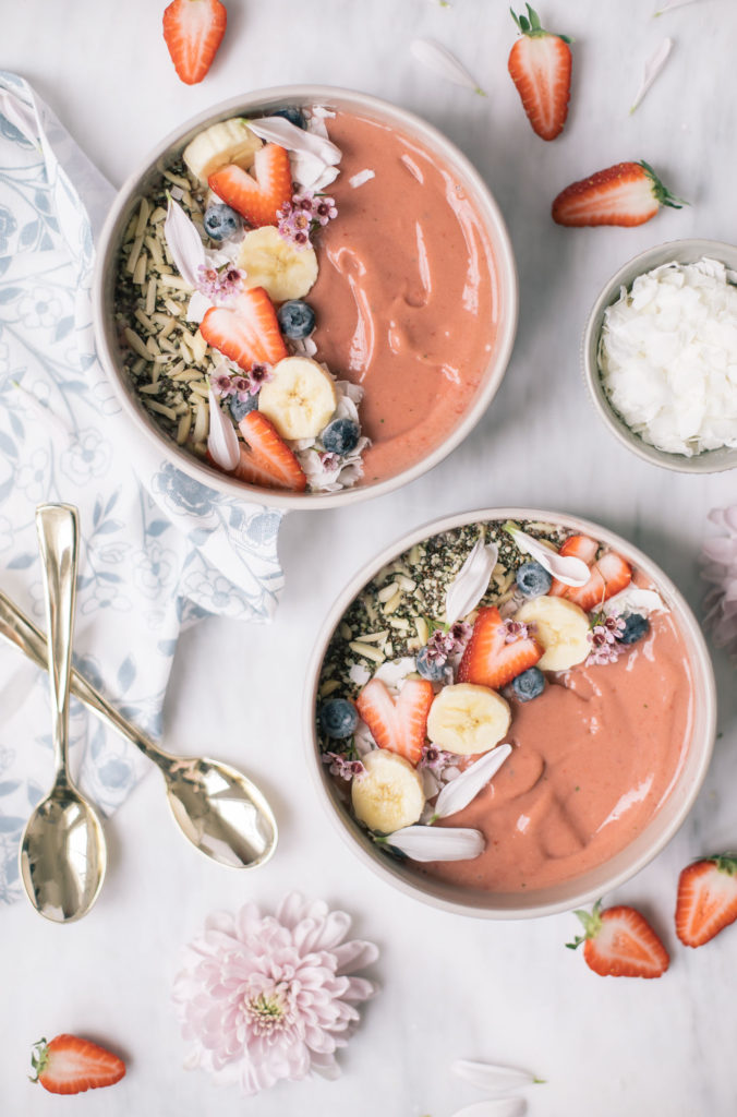 My Updated Morning Smoothie Bowl | The Blondielocks | Life + Style