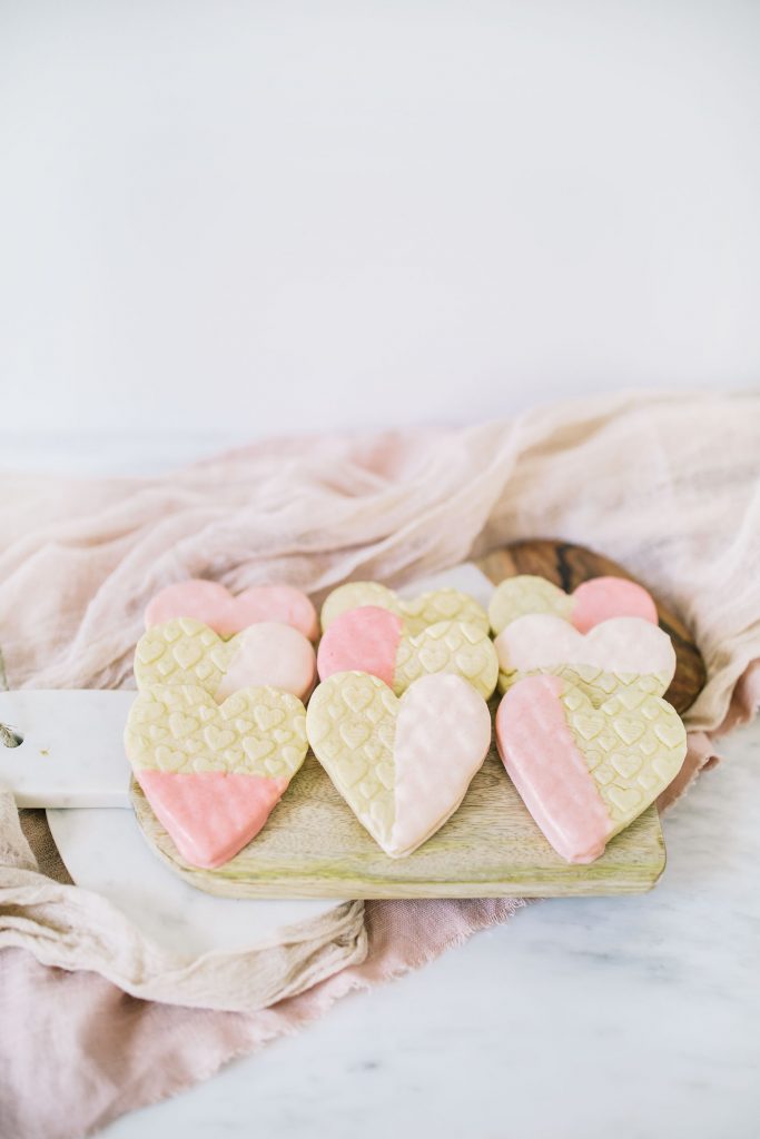 Ombré Chocolate Dipped Embossed Sugar Cookies for Valentine's Day | The ...